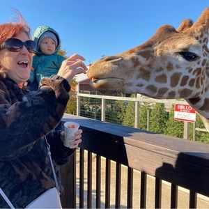 Meet your Posher, Sharon